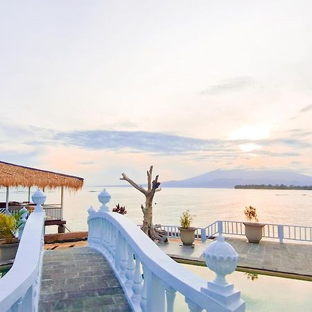 Gili Beachfront Suites Gili Trawangan Exterior foto
